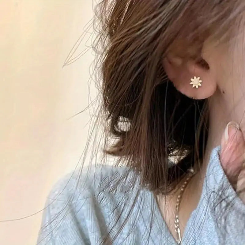 Simple Zircon Snowflake Stud Earrings