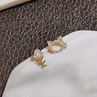 Tiny Asymmetric Cat Fish Bone Design Stud Earrings Alloy